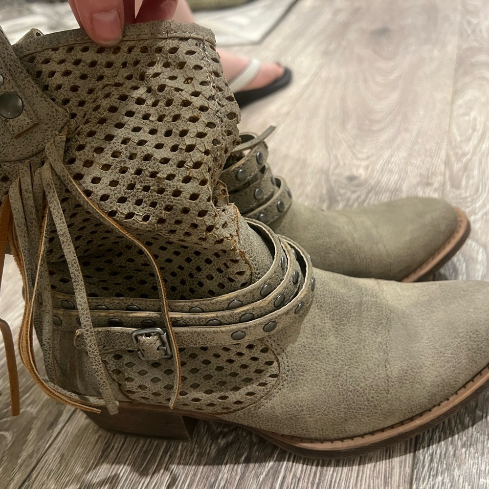 Stylish Beige Ankle Boots